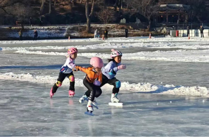 �����ٶȻ������������鿪�� ����Ϊý���ƺ���˱�ѩ�˶���������չ