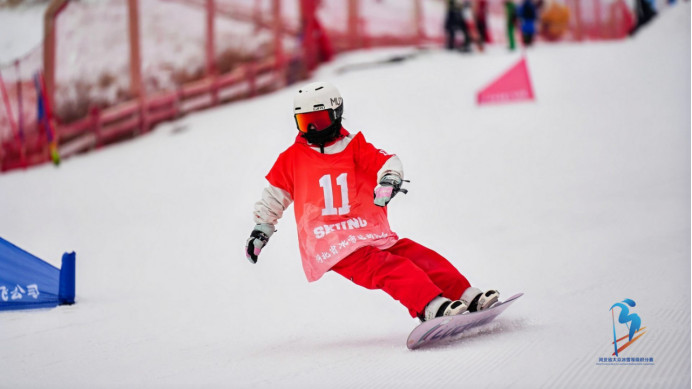 ���Ա�ѩ�� ���ھ����� �ӱ�ʡ���ڻ�ѩ�ȼ�������������վ���չ�