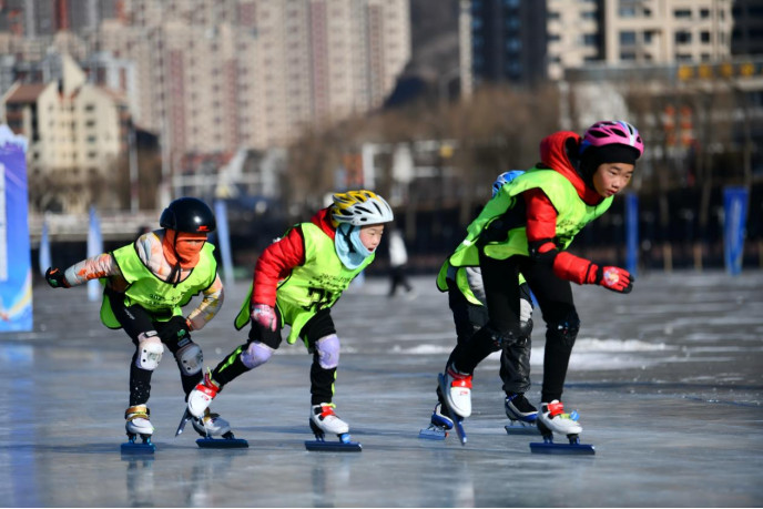 300��������������2025-2026�����й����⻬������ϵ�������е�վ...