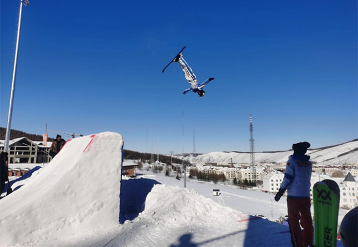 �ӱ�ʡ��ʮ�߽��˶�����Ļ ������Ŀ��ս�ڰ���ɽ����