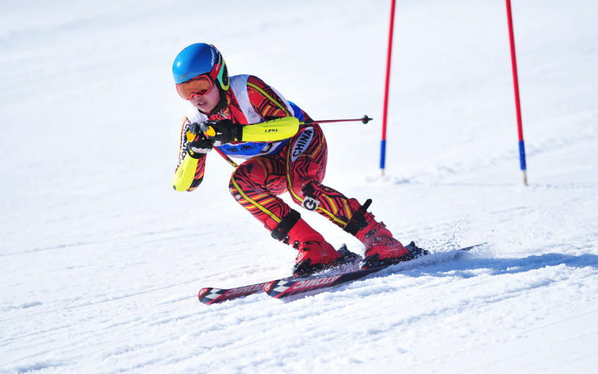 芬兰滑雪教练执教宣化冬奥学校