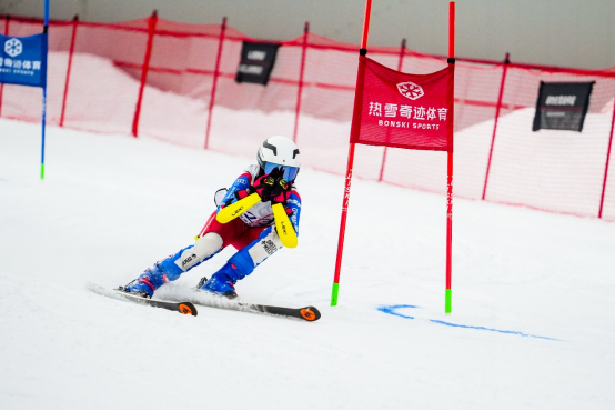 �������ӱ�����ѩ������ɫ��ѩ���� ʯ��ׯ������������ʢ��