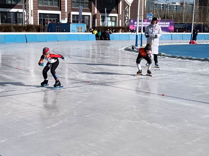 2022张家口滑冰联赛速度滑冰总决赛开赛