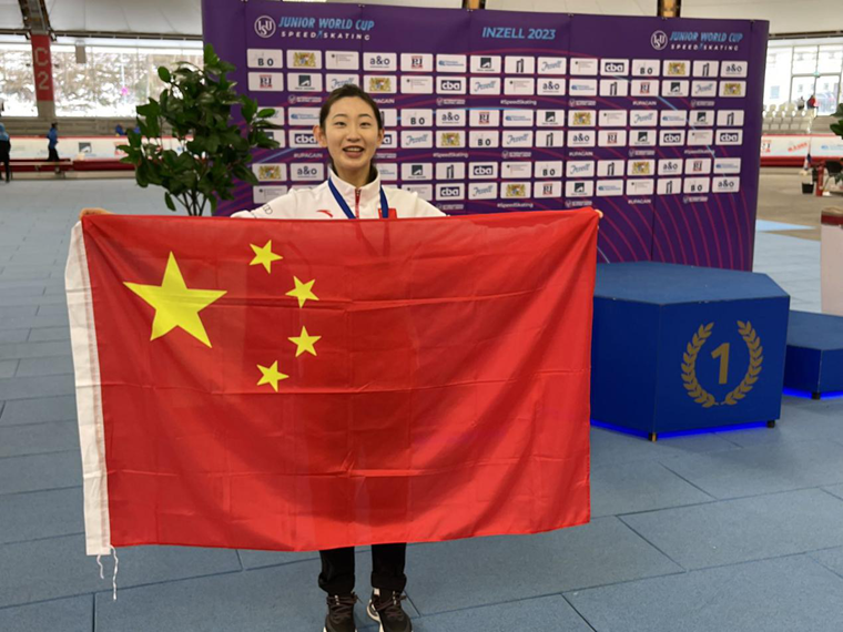 陈傲禹获得速度滑冰世界杯分站赛冠军