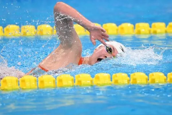 河北选手李冰洁获2023全国游泳冠军赛