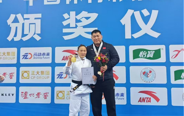 1��3ͭ��ҫ�������ӱ����������ȫ���ھ����������۴��